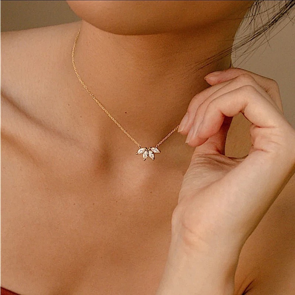 Gold Leaf Flower Zircon Necklace